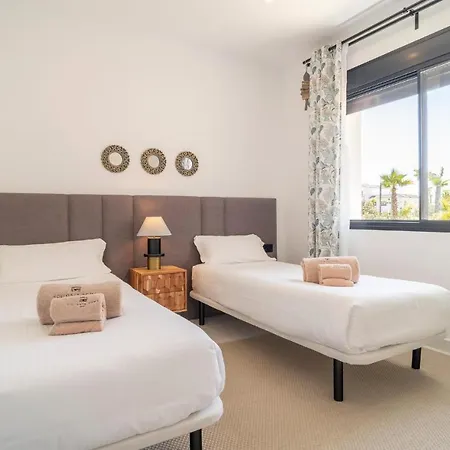 Awesome In With Wifi, Outdoor Swimming Pool And Swimming Pool 아파트